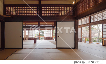 掛川城二の丸御殿御書院上の間からの庭園（藩主目線） 87839590