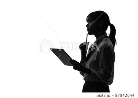 ペンタブレットを使う女性 シルエット ペンタブレットを使う女性 シルエット 87842044