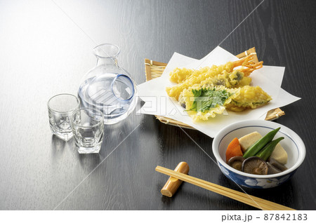 冷酒とおつまみ 冷酒とおつまみ 87842183