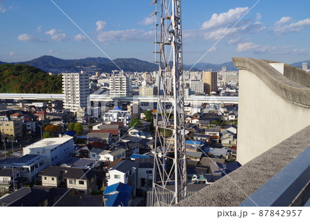 江波山気象館の屋上から眺めた江波地区の家並 87842957