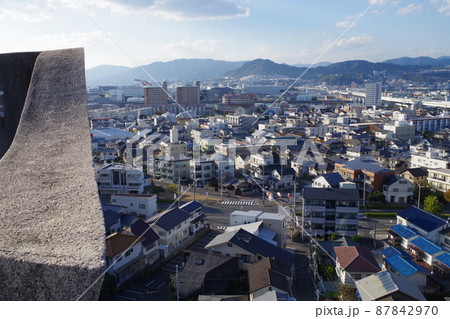 江波山気象館の屋上から眺めた江波地区の家並 江波山気象館の屋上から眺めた江波地区の家並 87842970