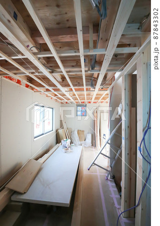 新築木造住宅　建築現場 87843302