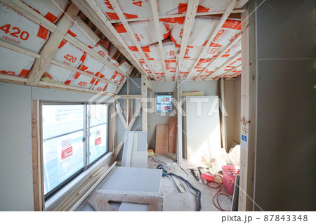 新築木造住宅　建築現場 87843348