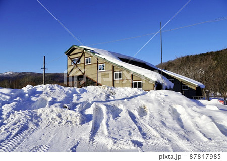 落合駅の跨線橋・冬 87847985