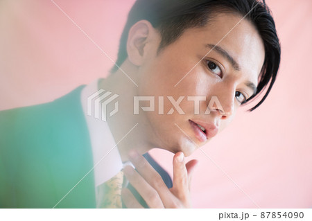 かっこいい男性のポートレート　就活　フレッシャーズ 87854090
