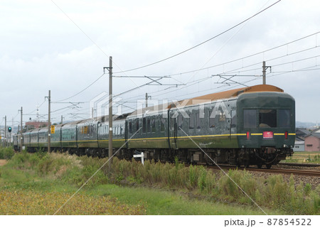 北陸本線 野々市-松任 JR西日本 EF81+24系(宮原) トワイライトエクスプレス 北陸本線 野々市-松任 JR西日本 EF81+24系(宮原) トワイライトエクスプレス 87854522
