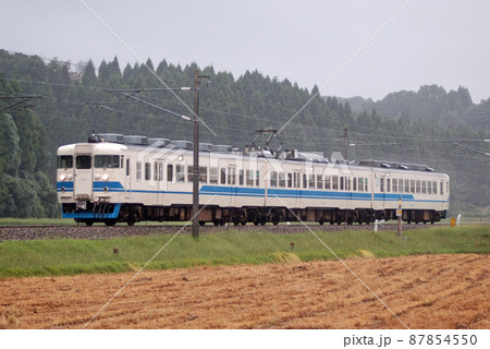 北陸本線　牛ノ谷－大聖寺　JR西日本　413系　B11編成（金沢） 87854550