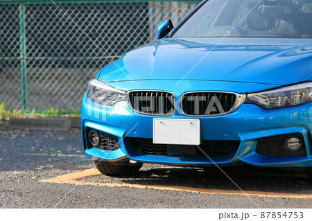 青いスポーツカー　イメージ 87854753