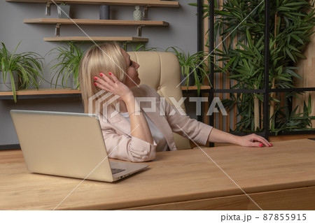 The girl at the computer business lady, the concept of a torgitologist gender equality job shopping freelance icons online, for search laptop for birthday and one animals, concept notebook. Office 87855915
