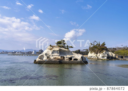 松川浦の風景　青空と砂州　福島県相馬市 87864072