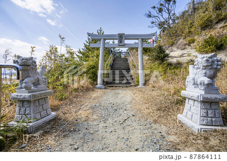 鵜ノ尾岬夕陽の広場にある奥の院 夕顔観音鳥居　福島県相馬市 87864111