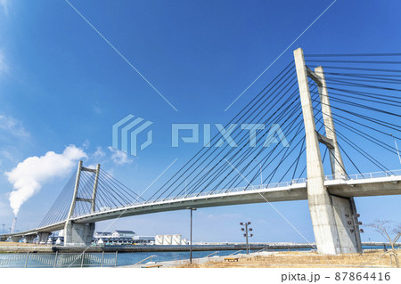 青空と松川浦大橋　福島県相馬市 87864416