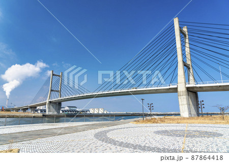 青空と松川浦大橋　福島県相馬市 87864418