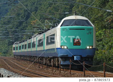 北陸本線　津幡－倶利伽羅　JR東日本　485系　R1編成（新潟）　はくたか 87865973