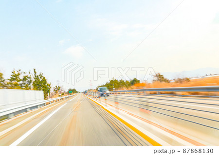 日本海東北自動車道 対面通行 車載撮影 (下り車線 新潟県新発田ー胎内市付近の風景) 87868130