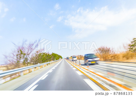 日本海東北自動車道 対面通行 車載撮影 (下り車線 新潟県新発田ー胎内市付近の風景) 日本海東北自動車道 対面通行 車載撮影 (下り車線 新潟県新発田ー胎内市付近の風景) 87868135