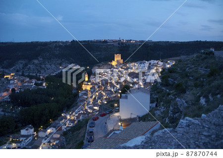 Night town lights on a summer night 87870744