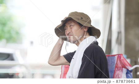 シニア男性　労働者　 87873661