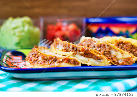 メキシコ料理のケサディージャ メキシコ料理のケサディージャ 87874155