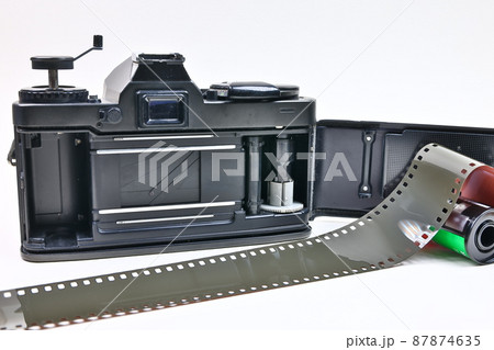 フイルム一眼レフカメラとフイルム 87874635