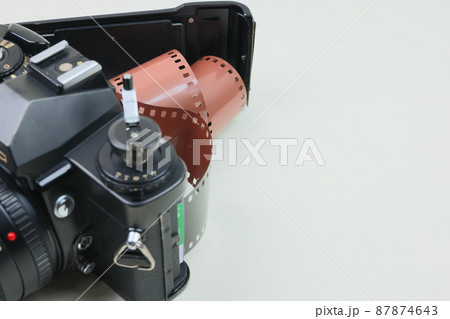 フイルム一眼レフカメラとフイルム 87874643