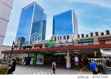 東京 港区 JR田町駅 三田口(西口)の都市風景 東京 港区 JR田町駅 三田口(西口)の都市風景 87875285