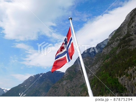 ノルウェー ネーロイフィヨルド ノルウェー国旗 ノルウェー ネーロイフィヨルド ノルウェー国旗 87875294
