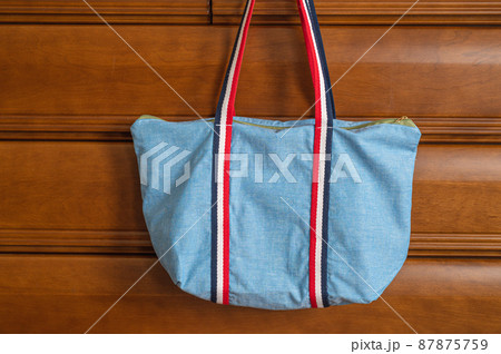 ダンガリー生地のトートバッグ 87875759