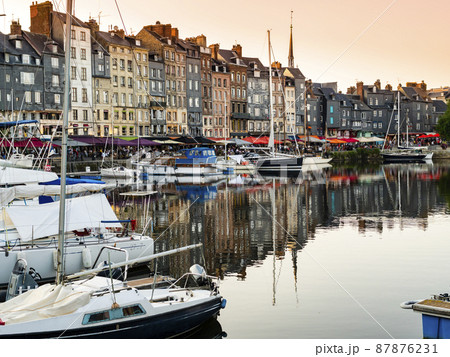 Amazing view of Honfleur waterfront, famous village harbor in Normandy, France 87876231