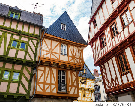 Colorful houses in the historical center of Vannes, coastal medieveal town in Morbihan departement, Brittany, France 87876233