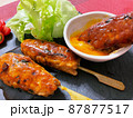 鶏のつくね　卵の黄身を付けて食べる 87877517