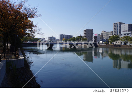 天満川に架かる中広橋の景色 87885579
