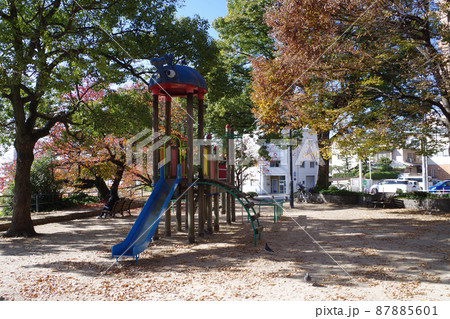 広島横川新橋そばの公園の景色 広島横川新橋そばの公園の景色 87885601