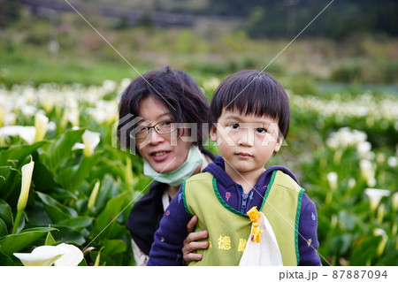 幼児 お母さん ママ 87887094