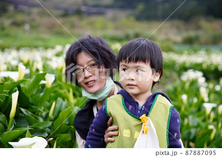 幼児 お母さん ママ 87887095