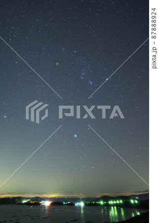 《岡山県》虫明 迫門の曙から見る夜の風景 87888924