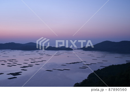 《岡山県》晴れの日、虫明迫門の曙の風景 87890560