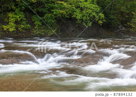 北海道恵庭市、晩夏のラルマナイ川【9月】 87894132