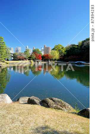 紅葉の徳川園 紅葉の徳川園 87894283