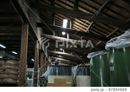 日本酒仕込み 87894668