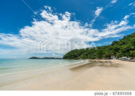 Sunny beach in Koh Samet Island, Rayong, Thailand 87895008