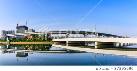 御島水域の朝風景（アイランドシティ外周緑地）パノラマ　【福岡市東区】 87895696