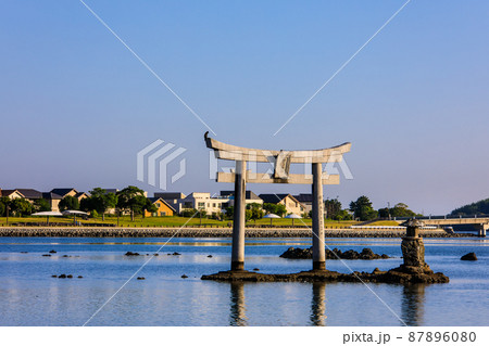 御島水域の朝風景（香椎浜北公園　御島神社）　【福岡市東区】 87896080