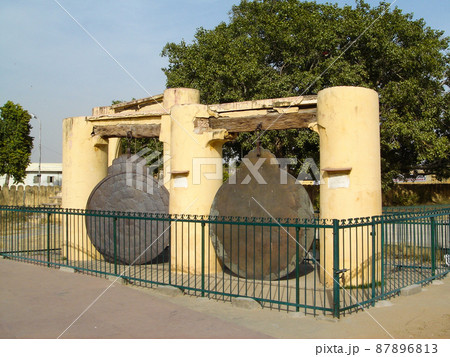 インドラジャスタン州・ジャイプールの世界遺産ジャンタルマンタル 87896813