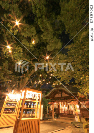 夜の現人神社 87897032