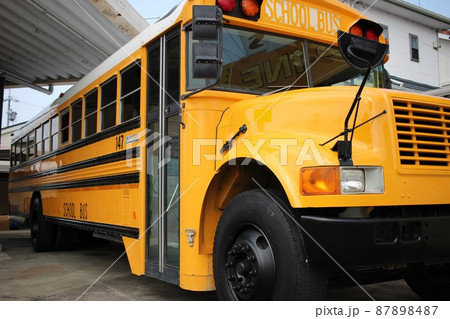 スクールバス SCHOOLBUSの写真素材 [87898487] - PIXTA