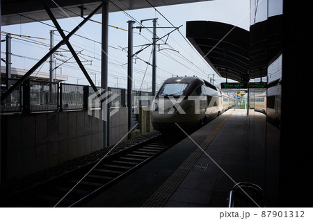 列車 高速列車 移動手段 87901312