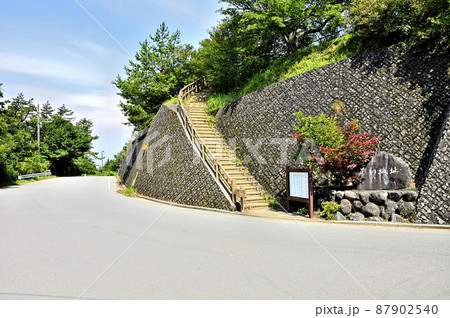 神奈川県と静岡県との県境に位置する足柄峠 87902540