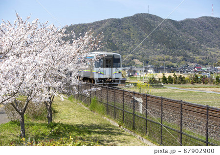 颯爽と走る鉄道 87902900