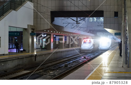 中国の鉄道 高鉄 河南省鄭州駅 87905328